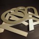 Découpe de lettres alu brossé or