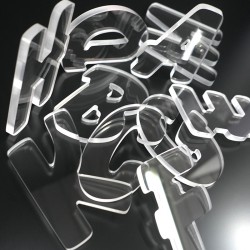 Découpe de lettres Plexi 5mm